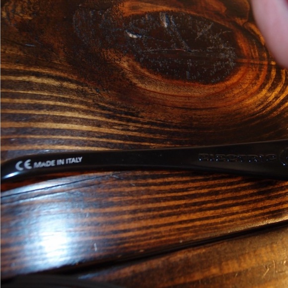 BSG glasses very Tom Sandoval with the lightning bolt - Picture 6 of 6